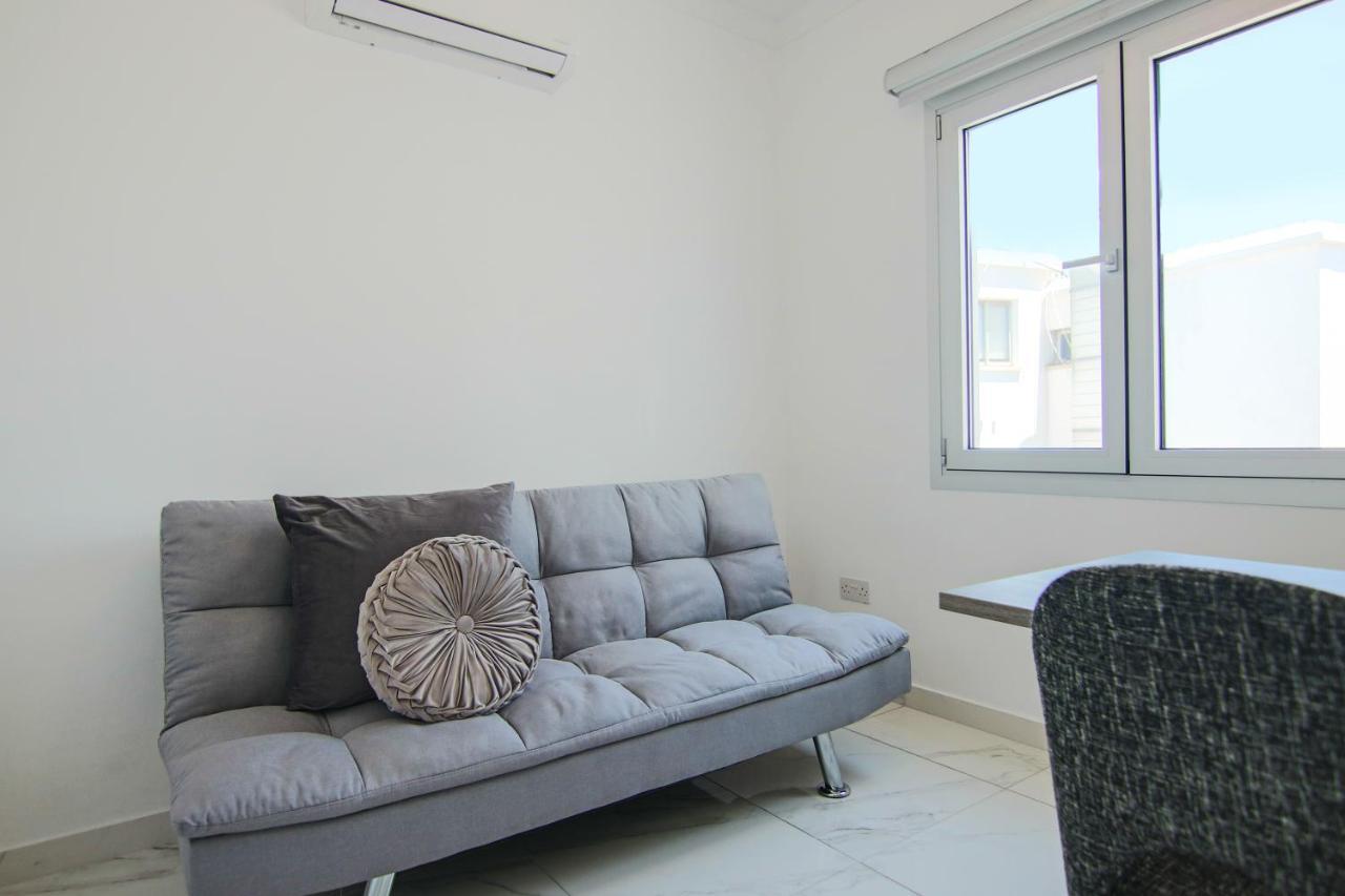 Phaedrus Living: Seaside Luxury Flat Lighthouse 66 Lejlighed Paphos Eksteriør billede